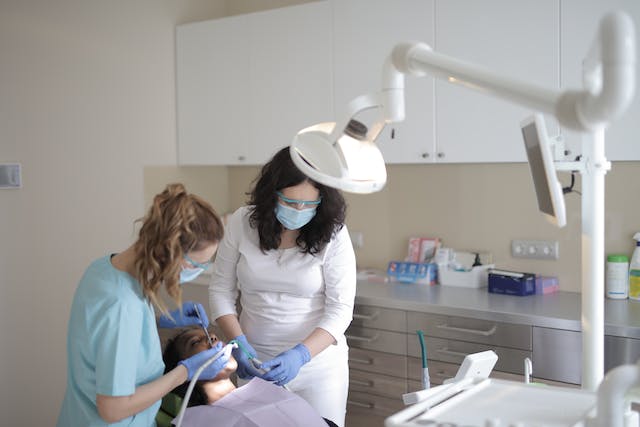 soigner une carie sans dentiste